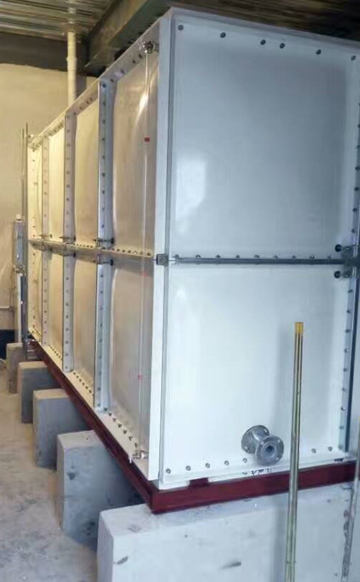 北京清華實驗小學燕郊分校玻璃鋼水箱安裝實例