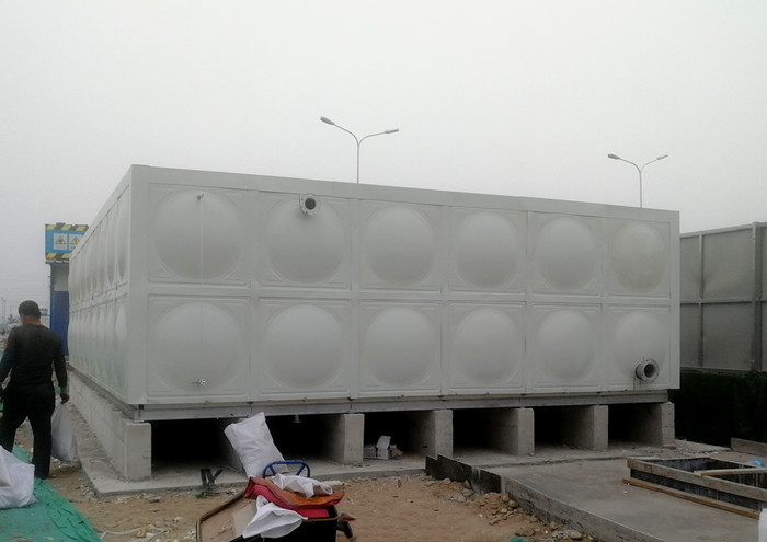 北京玻璃鋼聚氨酯彩鋼殼保溫水箱